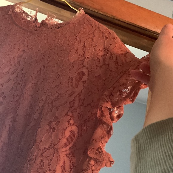 Lace pink dress - Picture 5 of 7